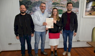 Jussarina Almeida Oleksinski é anunciada como  Patrona da Feira do Livro de Getúlio Vargas 2024