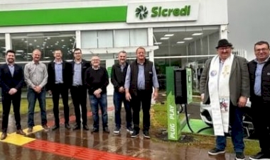 Getúlio Vargas - Inaugurado ponto de recarga para veículos elétricos na agência Agro da Sicredi