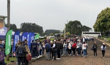 Universo URI mobiliza centenas de estudantes do Ensino Médio