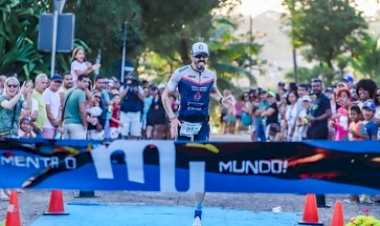 ATLETA TIAGO PEREZ DISPUTA MUNDIAL DE TRIATHLON OLÍMPICO NA ESPANHA