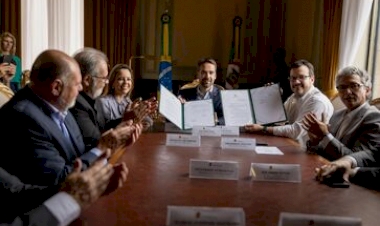 Governador assina decreto que altera tributação e gera competitividade ao setor de autopeças