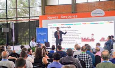 Orientações, serviços e financiamentos disponíveis aos municípios são apresentados aos novos gestores gaúchos em evento da Famurs