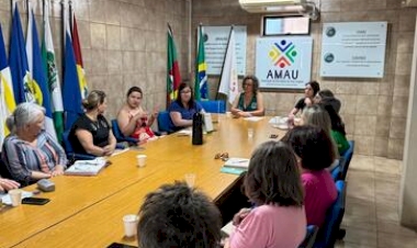 Colegiado de Primeiras-damas realiza encontro na AMAU
