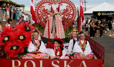 Cultura Polonesa Encanta com Wycinanka e Cores da Primavera na Frinape 2024