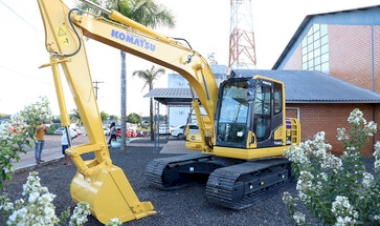 Floriano Peixoto – Município adquire escavadeira hidráulica