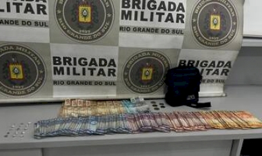 Homem detido com crack e mais de R$ 3 mil em Erechim