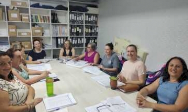 Equipes diretivas e assessoria pedagógica alinham início do ano letivo em Entre Rios do Sul