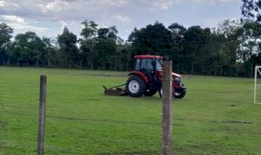Estação - Secretaria de obras realiza manutenção nos locais esportivos do município!