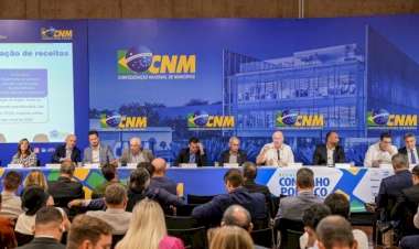 Famurs participa da reunião do Conselho Político da CNM para discutir pautas a serem levadas ao Congresso Nacional