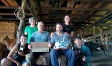 Tradição e abrangência do rádio têm a preferência no meio rural