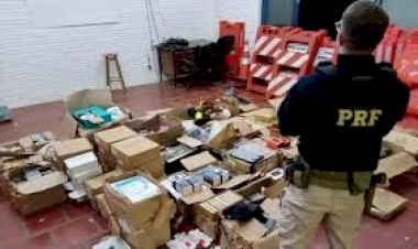 Polícia encontra carreta abandonada com R$ 5 milhões em contrabando em Santana do Livramento