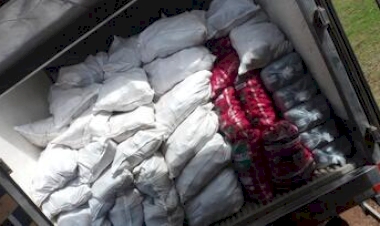 SUTRAF-AU e Cooperfamilia entregam 30 toneladas de alimentos para Cozinhas Comunitárias em Porto Alegre