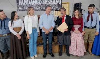 Governo municipal de Ipiranga do Sul entrega escritura de terreno ao CTG Herança dos Tauras