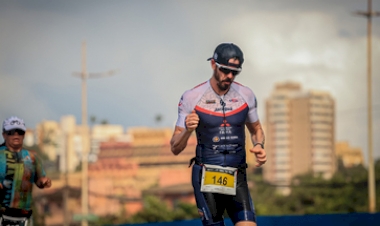 Atleta Tiago Perez disputa o Ironman 70.3 Brasília