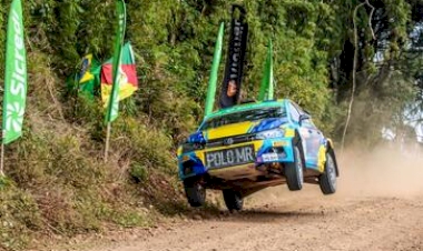Estação celebra abertura do Brasileiro de Rally com show de velocidade