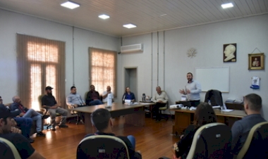 Getúlio Vargas avança na limpeza urbana com  reunião estratégica do Projeto Poste Limpo