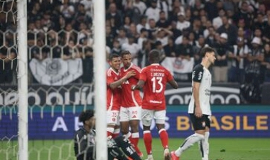 Fora de casa, Inter perde de 4 a 2 para o Corinthians pelo Campeonato Brasileiro