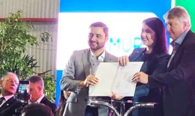 Prefeitos da AMAU fazem parte da nova gestão da Famurs