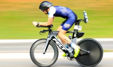 Atleta Tiago Perez disputa Circuito Brasileiro Multisport de Cross Triathlon que define campeões nacionais neste sábado (24) em Rio de Contas (BA)