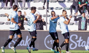 Grêmio vence em Caxias do Sul e sobe na tabela do Brasileirão