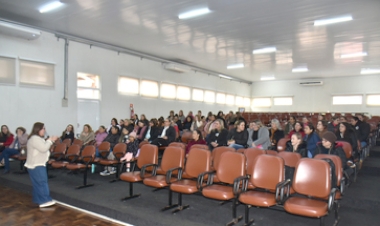 Brincar, cuidar e educar: seminário reforça  práticas humanizadas na Educação Infantil