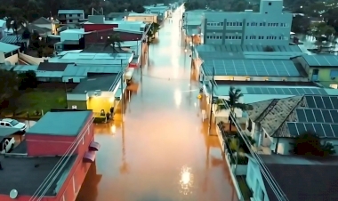Chuvas causam transtornos em Porto Alegre e no interior do Estado; rodovias são bloqueadas e pessoas estão fora de casa
