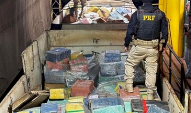 PRF apreende carga milionária de maconha que iria para Erechim