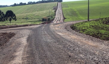 Serviços de infraestrutura de estradas e saneamento avançam no interior de Ipiranga do Sul