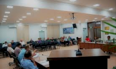 Câmara de Vereadores de Getúlio Vargas realiza 18ª Sessão Plenária de 2025