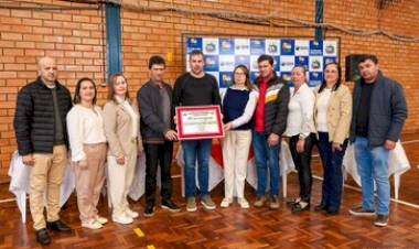 Sessão Solene marca os 85 anos de história da Escola Estadual Campos Sales de Floriano Peixoto 