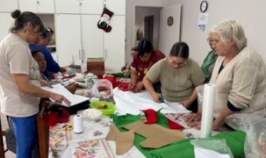 Erebango recebe curso de artesanato por meio de parceria entre CRAS e Senar