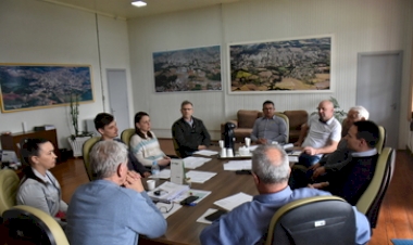 Reunião no Gabinete define encaminhamentos  do Troféu Econômico 2025