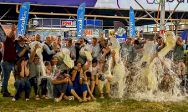 Associados da Santa Clara conquistam títulos no concurso leiteiro da raça Holandesa na Expointer 2025