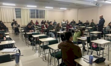 Ensino Estudantes de Direito da URI participam de palestra sobre direitos constitucionais e humanos