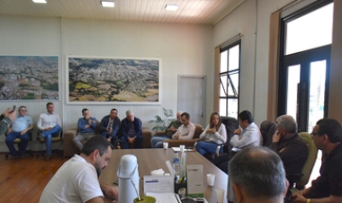 Reunião define ações para melhorias na  RS-135 entre Passo Fundo e Erechim