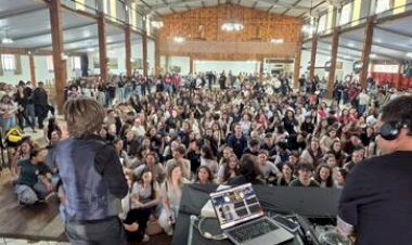 Universo URI mobiliza estudantes do Ensino Médio da região