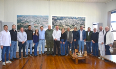 Deputados Osmar Terra e Paparico Bacchi visitam Prefeitura  de Getúlio Vargas e debatem demandas regionais