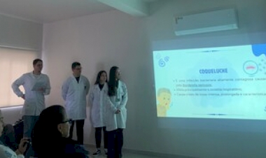 Ensino Estudantes de Medicina da URI realizam atividade educativa sobre coqueluche e higiene pessoal