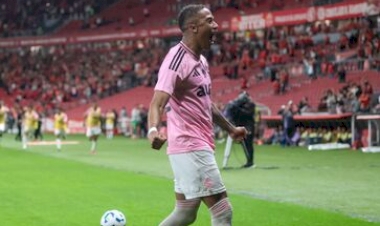 No Beira-Rio, Inter bate o Botafogo por 2 a 0 e volta a vencer no Campeonato Brasileiro