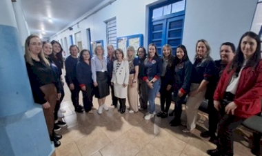 Secretária de Estado da Educação visita escolas de Getúlio Vargas e se Estação e comemora o Dia do Professor no CTG Getúlio Vargas