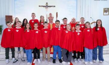 Celebração do Crisma é realizada na Igreja Nossa Senhora da Saúde, sede do município de Floriano Peixoto