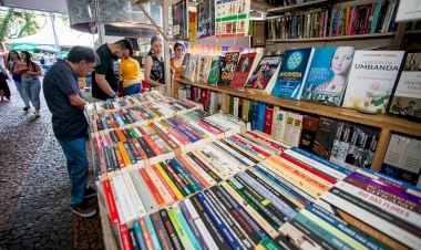 Com expectativa de receber 1,5 milhão de visitantes, começa a 71ª Feira do Livro de Porto Alegre