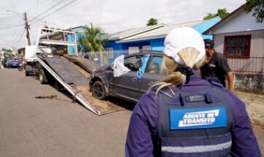 Prefeitura intensifica recolhimento de veículos abandonados em vias públicas