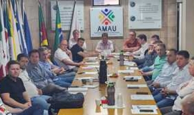 Pautas regionais estratégicas em reunião da AMAU