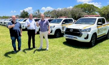 Prefeito de Ipiranga do Sul acompanha entrega de novas viaturas para a Brigada Militar em Porto Alegre