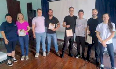 Alunos participam de palestra do Projeto Semear sobre prevenção e cidadania