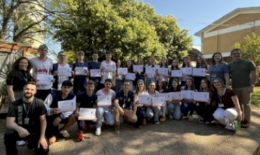 Estudantes da Escola da URI recebem certificado internacional por participação em intercâmbio virtual