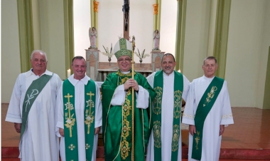 Calendário de transferências do clero é concluído com posses de párocos em Áurea e Barra do Rio Azul