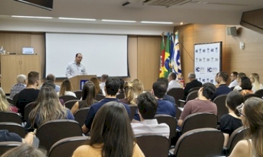 Novos residentes médicos e multiprofissionais ingressam no Hospital de Clínicas de Passo Fundo