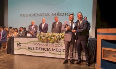 UFFS e Hospital de Clínicas formam primeira turma do Programa de Capacitação para Médicos Estrangeiros